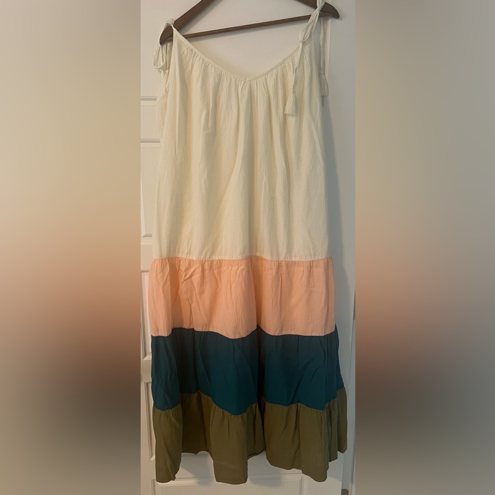 Never worn comfy maxi multi color old navy dress perfect for the summer